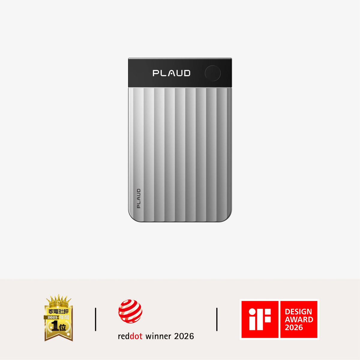 シルバーのPlaud Note Proと、iFデザイン賞やRed Dotなどの受賞実績を示すロゴ。