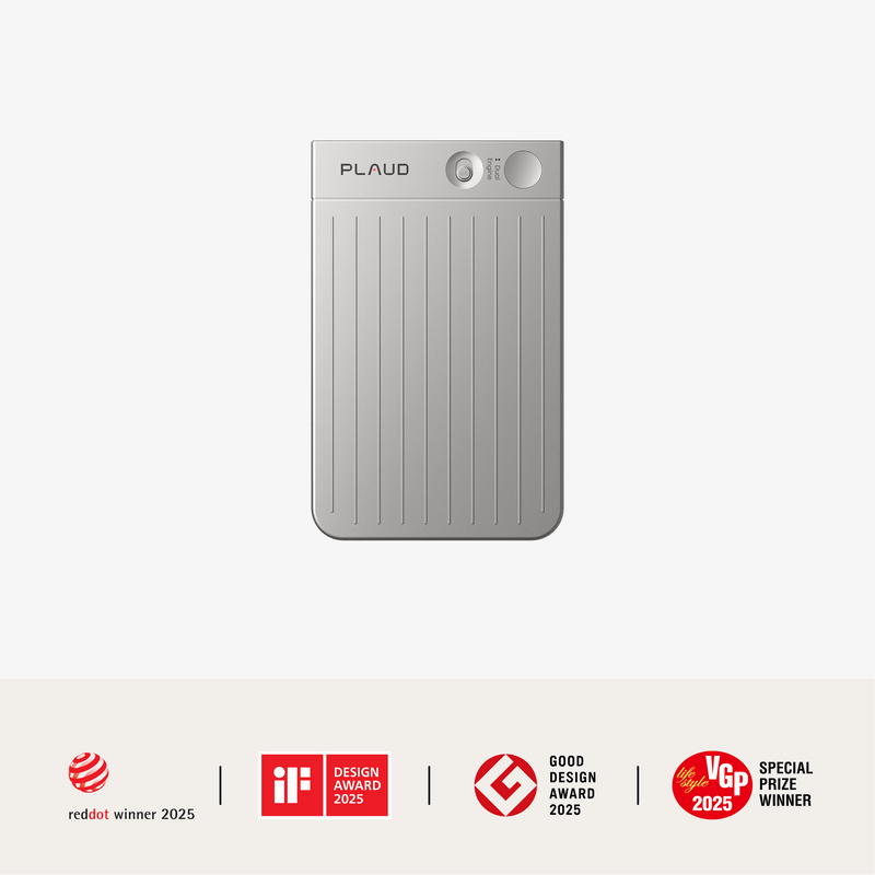シルバーのPlaud Note Pro。Red DotやiFなど4つのデザイン賞を受賞。
